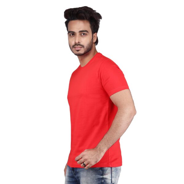 Men Solid Round Neck Pure Cotton Red T-Shirt - Image 2