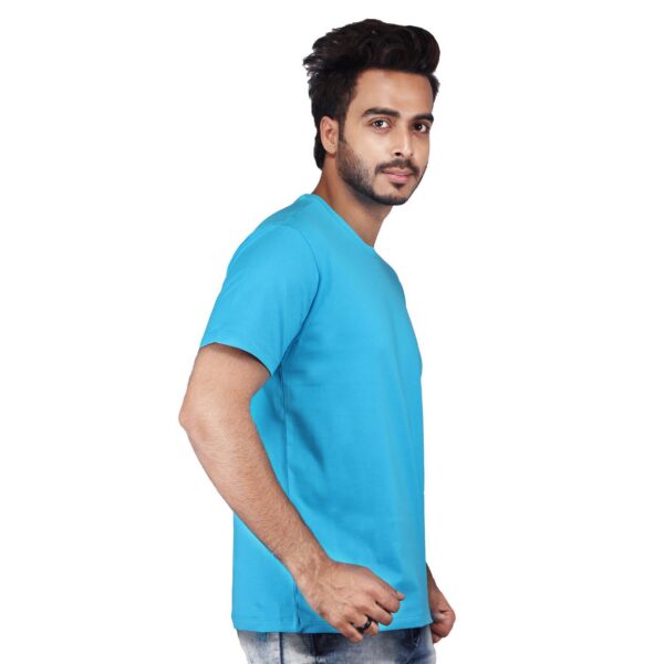 Men Solid Round Neck Pure Cotton Blue T-Shirt - Image 3