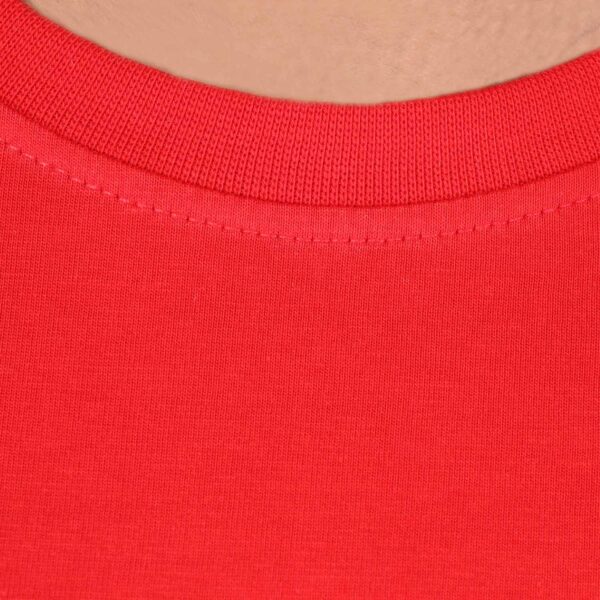 Men Solid Round Neck Pure Cotton Red T-Shirt - Image 4