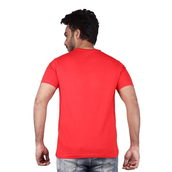 Men Solid Round Neck Pure Cotton Red T-Shirt - Image 5