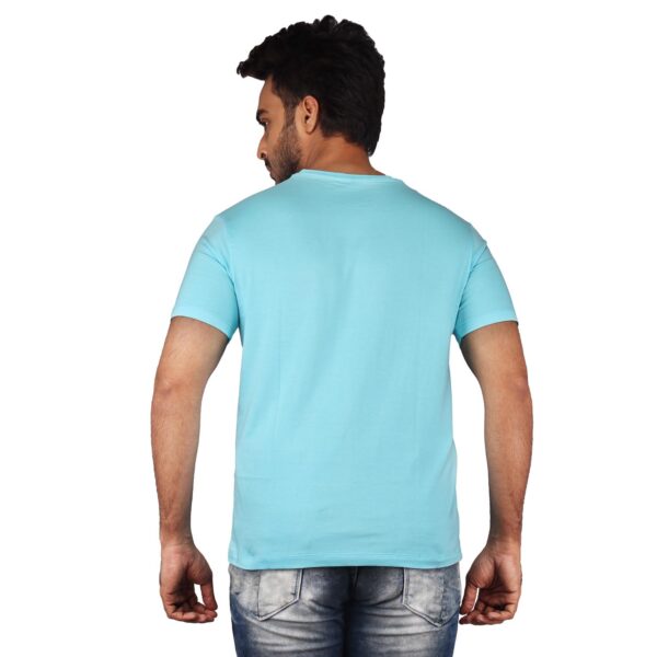 Men Solid Round Neck Pure Cotton Sky Blue T-Shirt - Image 5